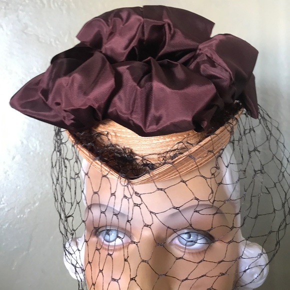 RAVISHING 1930s\' TILT TOY NATURAL STRAW HAT WITH COPPER COLORED BOWS AND VEIL main image 10